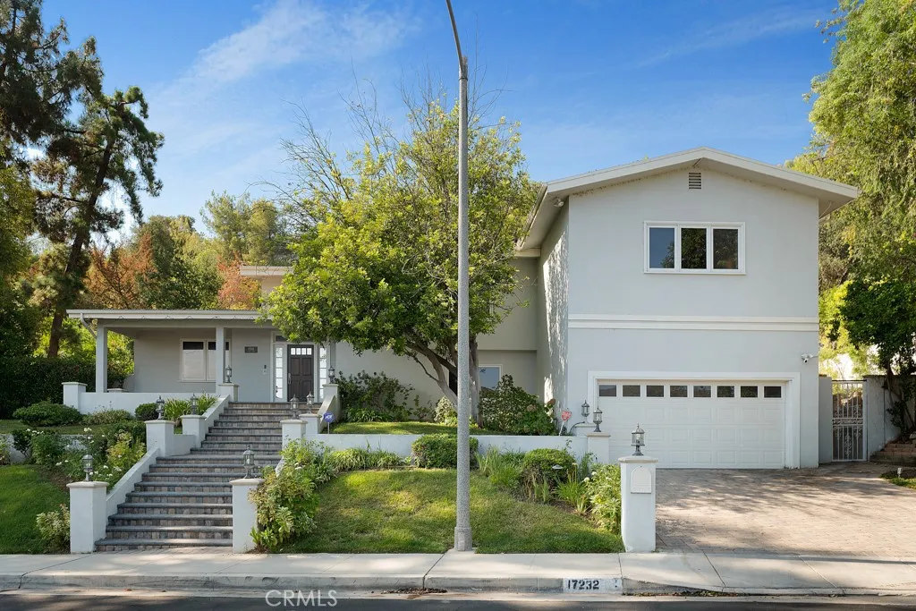17232 Quesan Place, Encino, California 91316, 4 Bedrooms Bedrooms, ,4 BathroomsBathrooms,Residential Lease,For Rent,Quesan,SR25157833