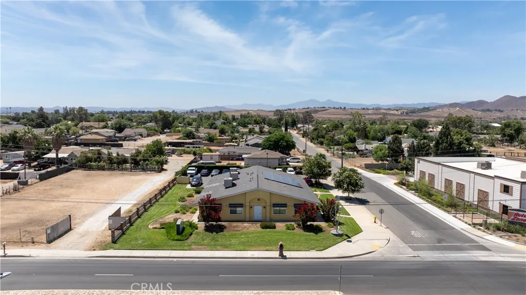 9240 Limonite Avenue, Jurupa Valley, California 92509 home-pic-30