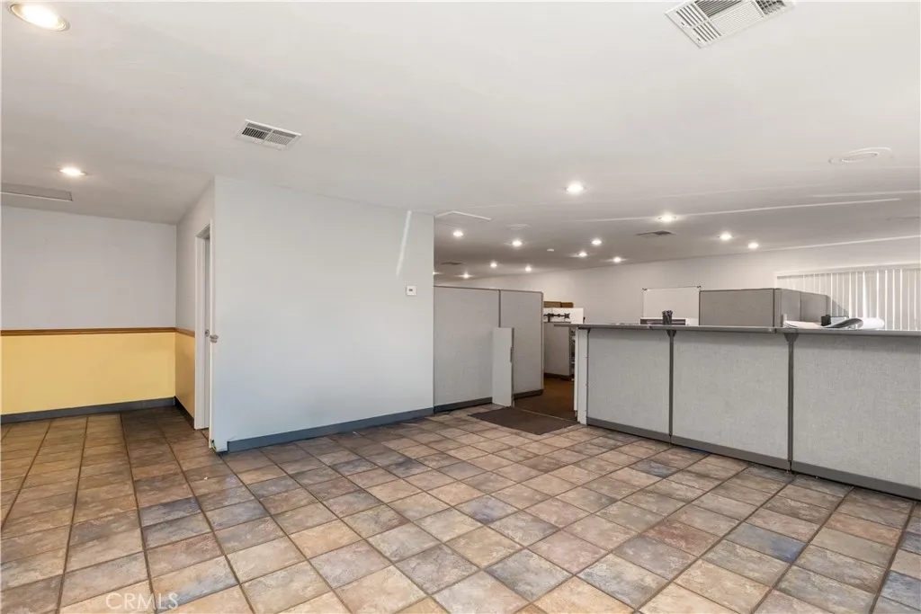 9240 Limonite Avenue, Jurupa Valley, California 92509 home-pic-4