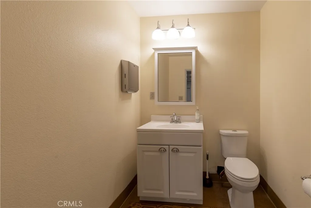9240 Limonite Avenue, Jurupa Valley, California 92509 home-pic-19