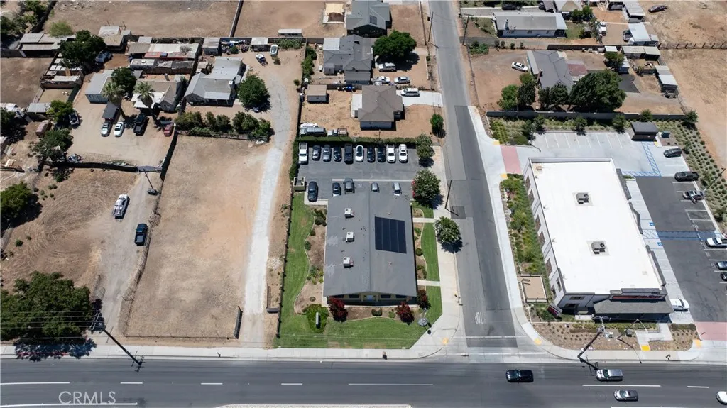 9240 Limonite Avenue, Jurupa Valley, California 92509 home-pic-37