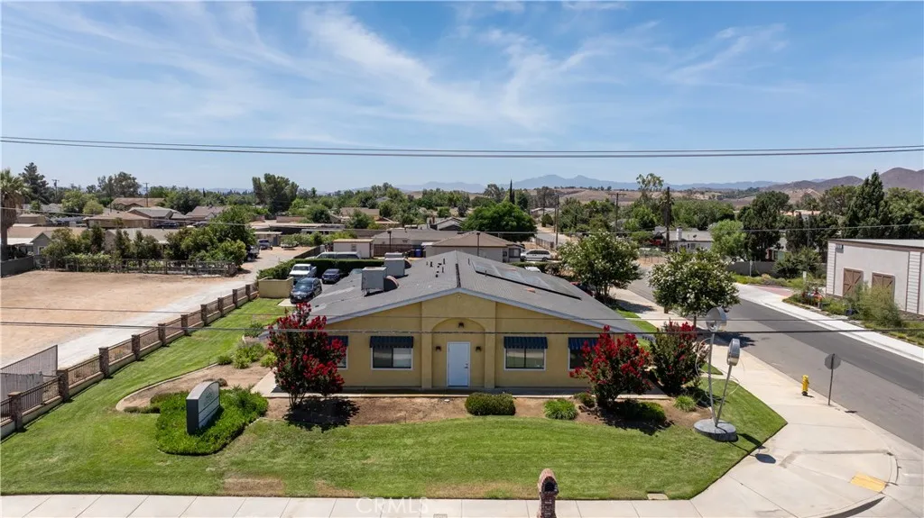 9240 Limonite Avenue, Jurupa Valley, California 92509 home-pic-31
