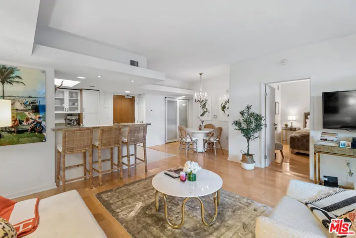 13700 Marina Pointe Drive 327, Marina Del Rey, California 90292