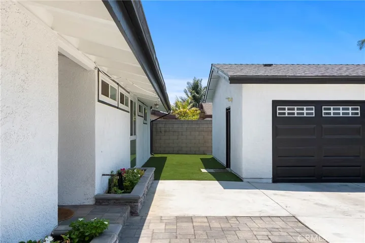 10824 Groveside Avenue, Whittier, California 90603