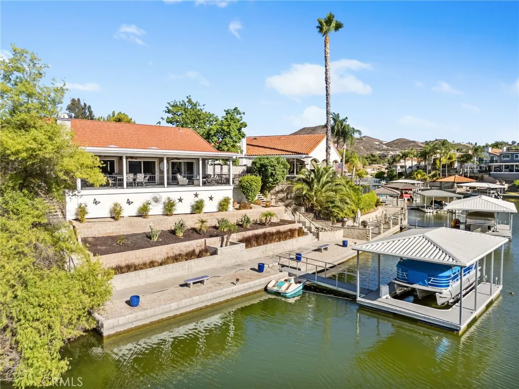 30201 Spray Drive, Canyon Lake, California 92587 home-pic-4