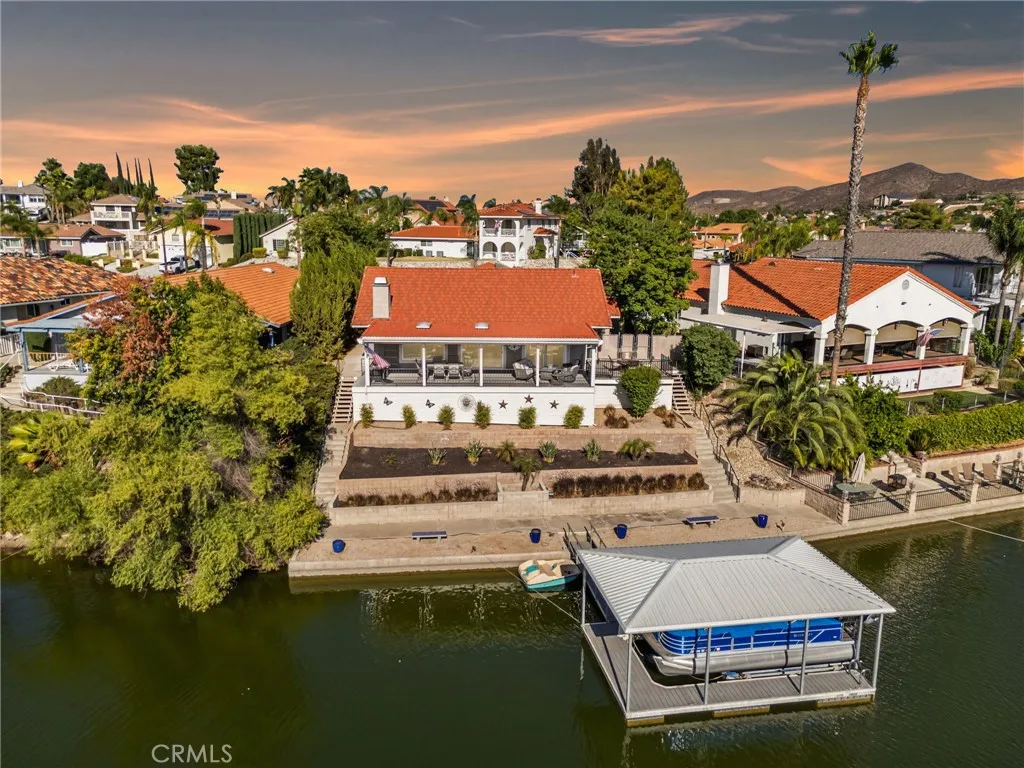 30201 Spray Drive, Canyon Lake, California 92587 home-pic-1