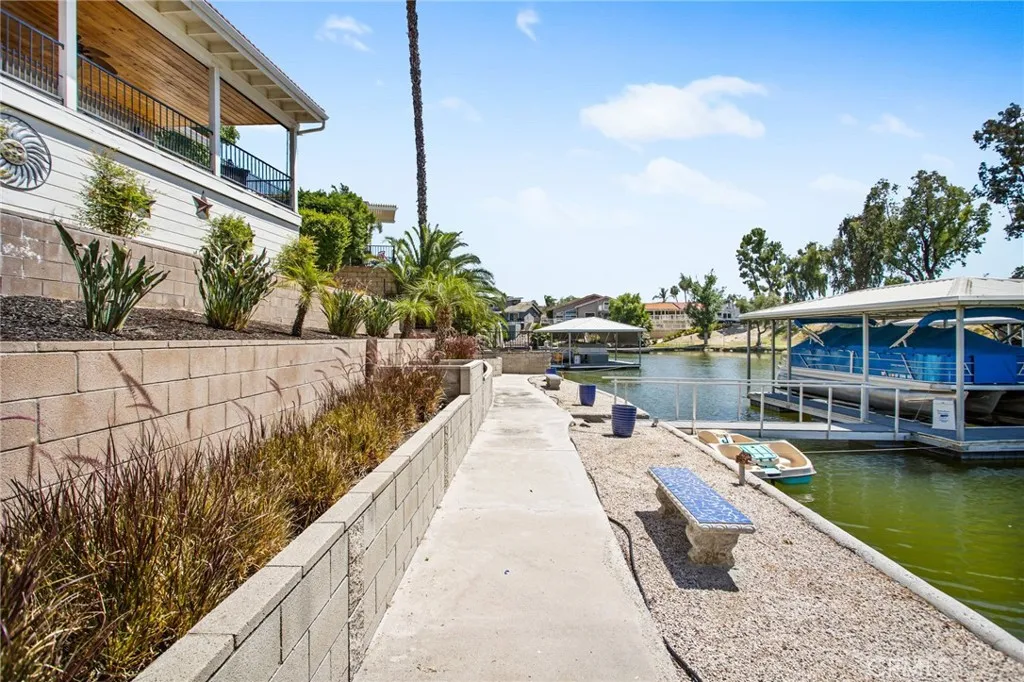 30201 Spray Drive, Canyon Lake, California 92587 home-pic-43