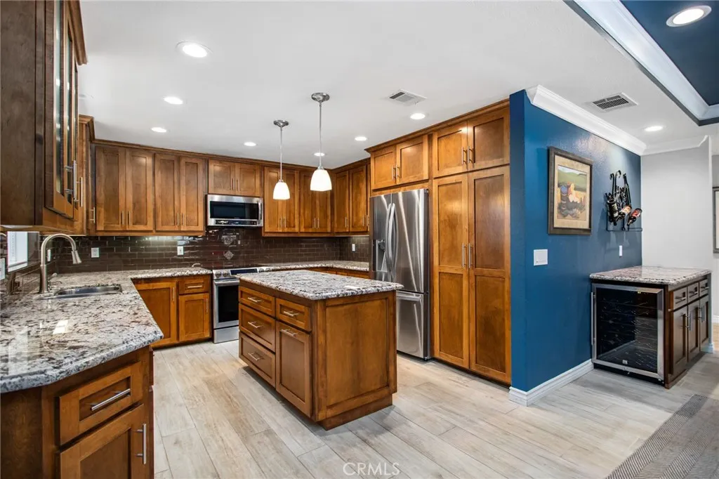 30201 Spray Drive, Canyon Lake, California 92587 home-pic-18