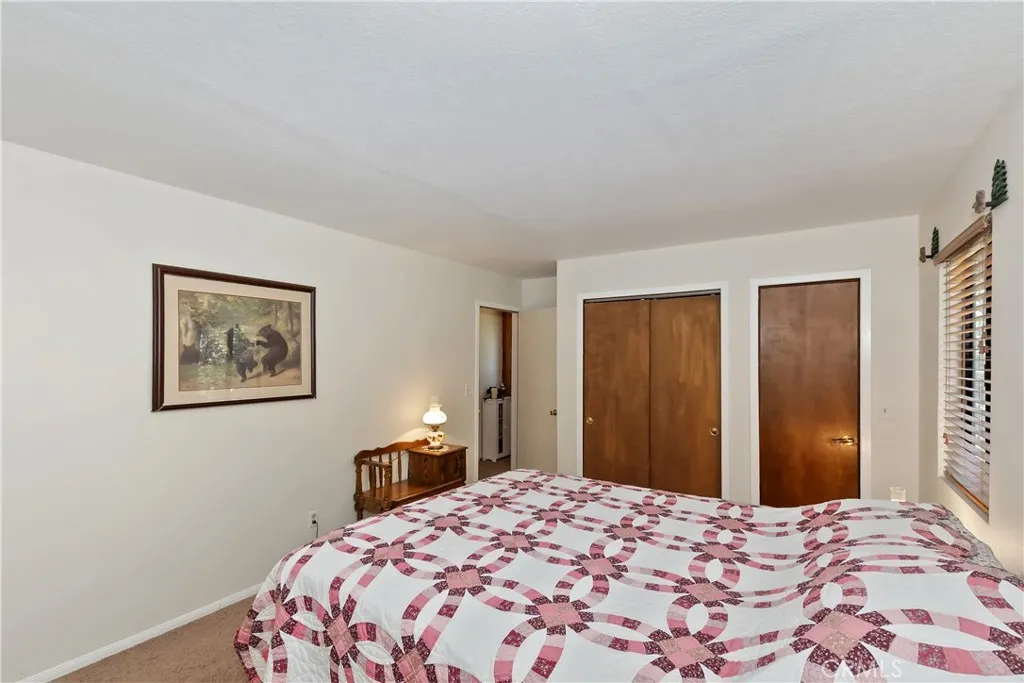 305 Cedarbrook Drive, Twin Peaks, California 92391 home-pic-9