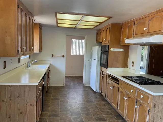 1110 E Alvarado Street, Fallbrook, California 92028