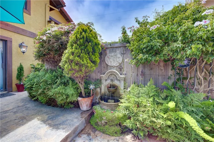 375 N 6th Street, Grover Beach, California 93433