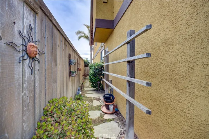 375 N 6th Street, Grover Beach, California 93433