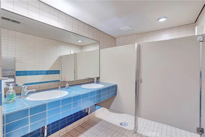 6 Upper Newport, Newport Beach, California 92660