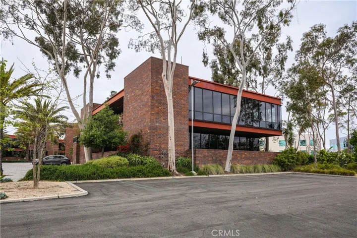 6 Upper Newport, Newport Beach, California 92660