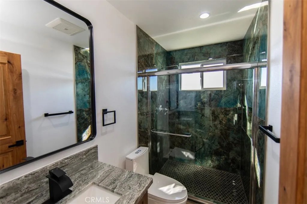 16590 Forrest Avenue, Victorville, California 92395 home-pic-32