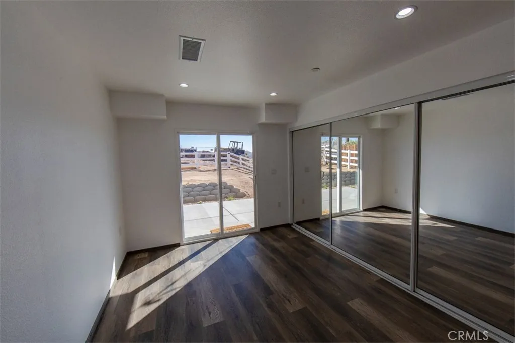 16590 Forrest Avenue, Victorville, California 92395 home-pic-18