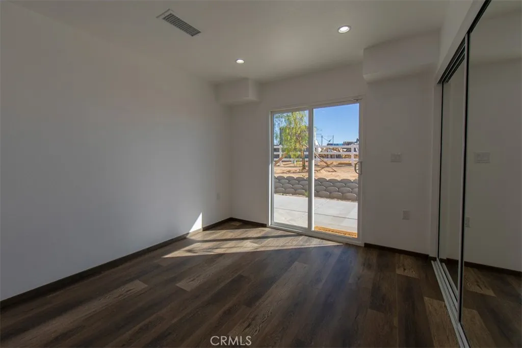 16590 Forrest Avenue, Victorville, California 92395 home-pic-19