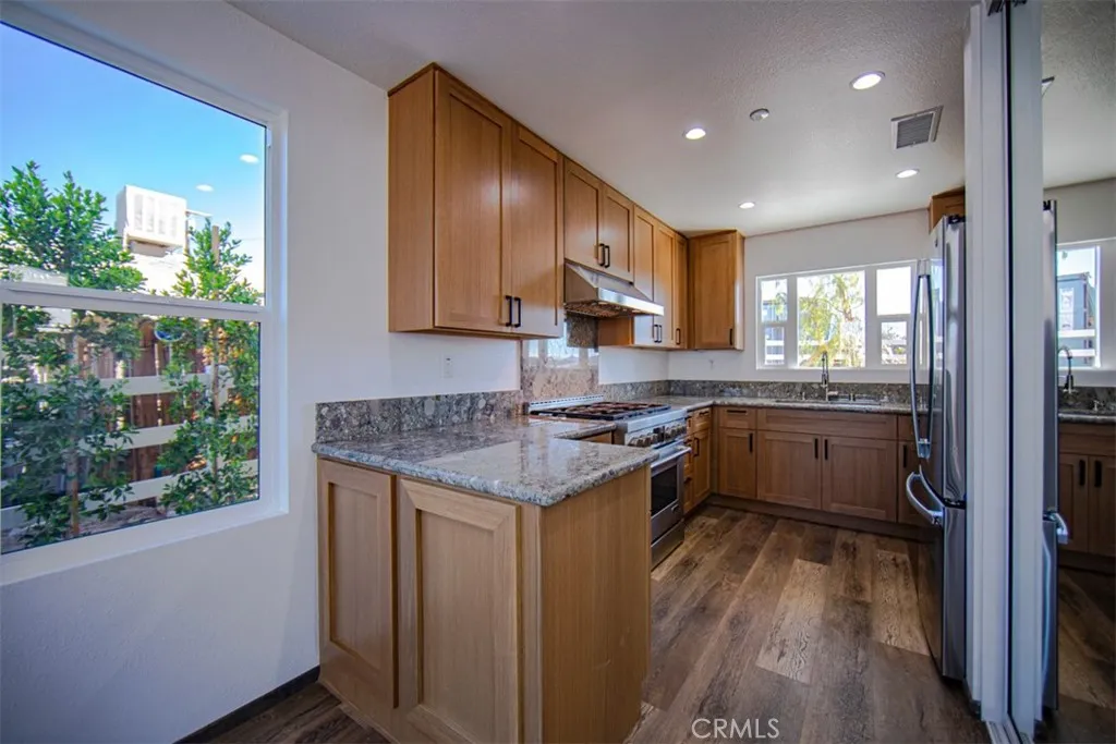 16590 Forrest Avenue, Victorville, California 92395 home-pic-4