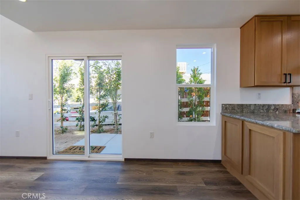 16590 Forrest Avenue, Victorville, California 92395 home-pic-5