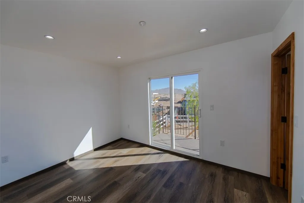16590 Forrest Avenue, Victorville, California 92395 home-pic-35