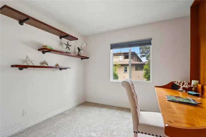 Office/Guest Room with Murphy Bed