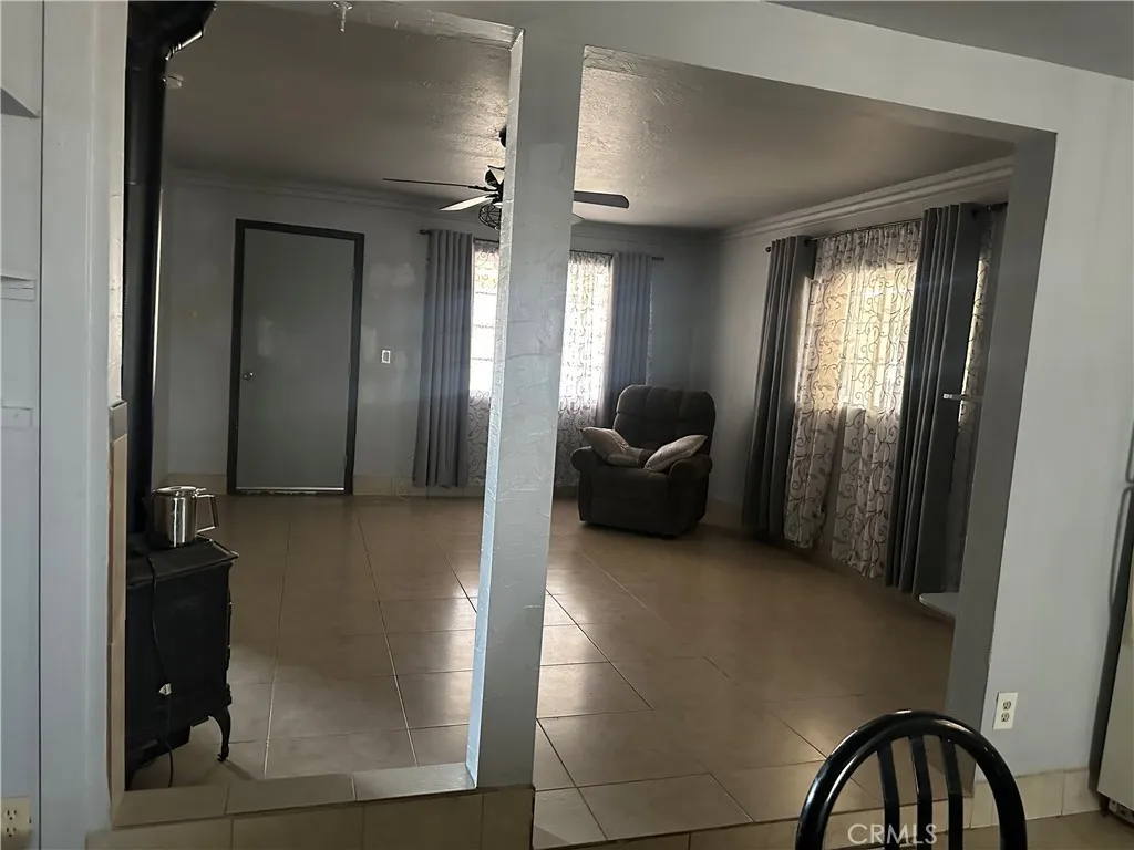 3938 Kreuer Road, Phelan, California 92371 home-pic-23