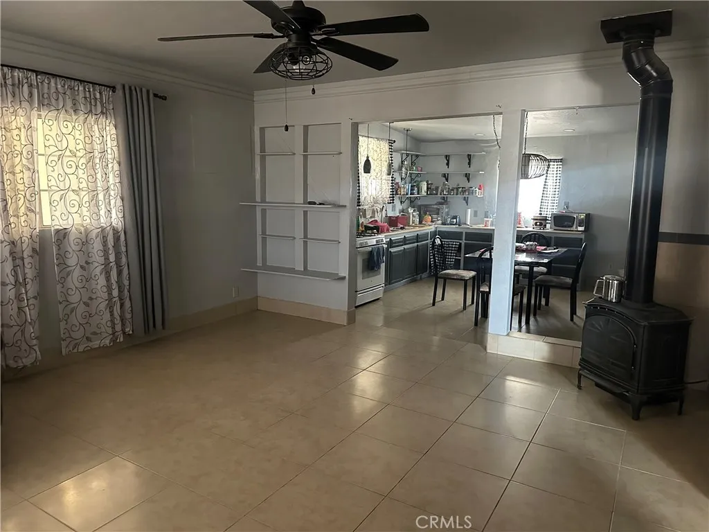 3938 Kreuer Road, Phelan, California 92371 home-pic-6