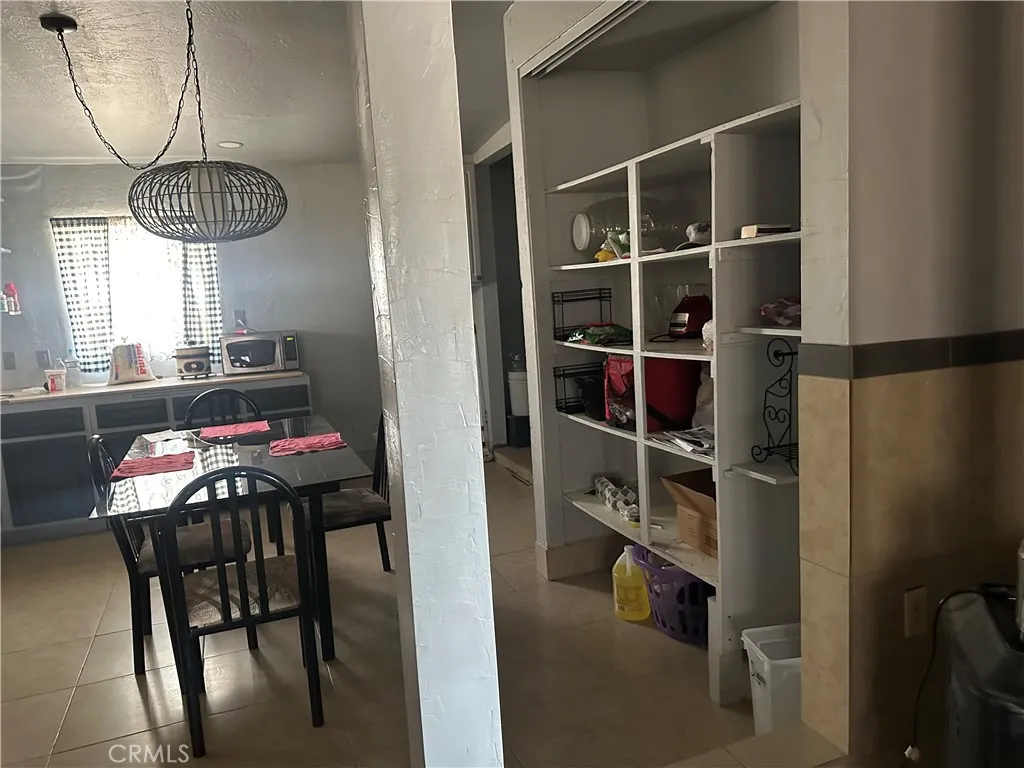 3938 Kreuer Road, Phelan, California 92371 home-pic-11