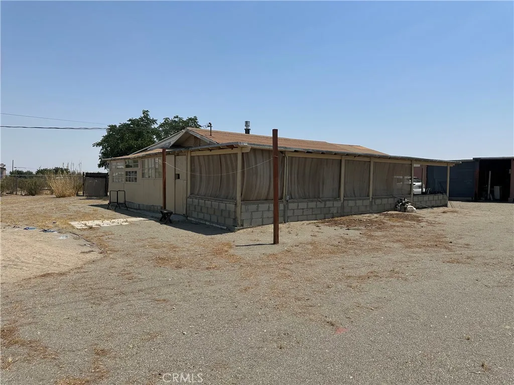 3938 Kreuer Road, Phelan, California 92371 home-pic-4