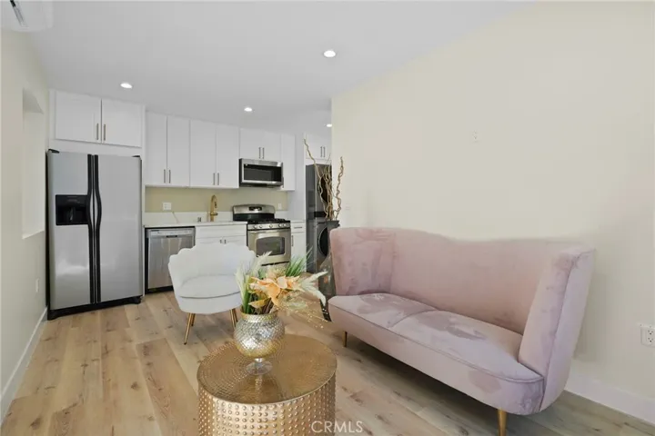 21703 Costanso, Woodland Hills, California 91364