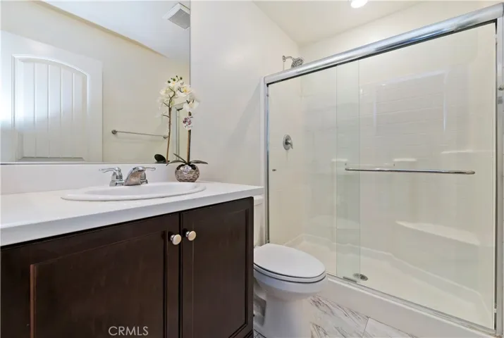 Bathroom #1 (down)