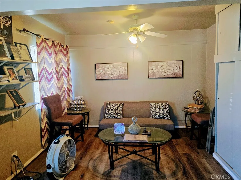 3120 W 63rd Street, Los Angeles, California 90043 home-pic-1