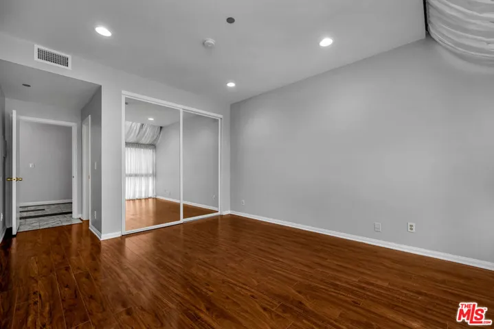 Spacious 2nd bedroom