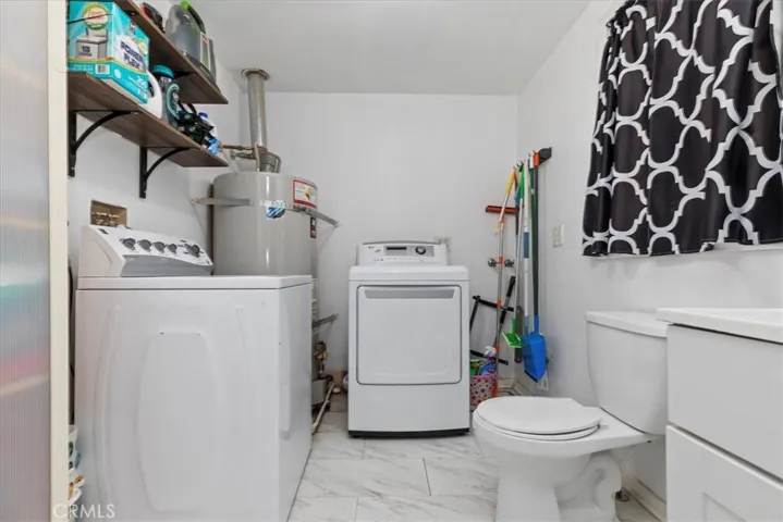 1/2 bath/Laundry Rm