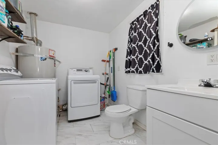 1/2 bath/Laundry Rm