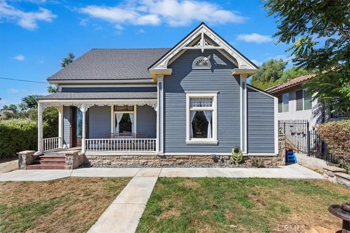 3820 Ridge Road, Riverside, California 92501