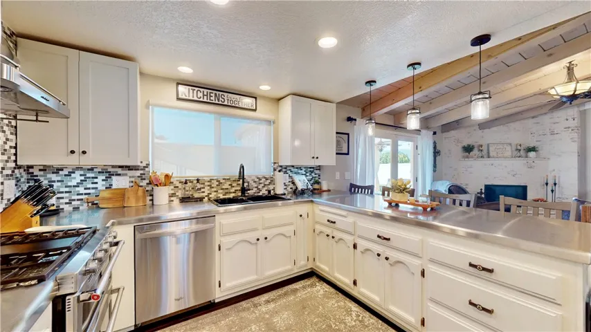 4921 Bluff Street, Norco, California 92860