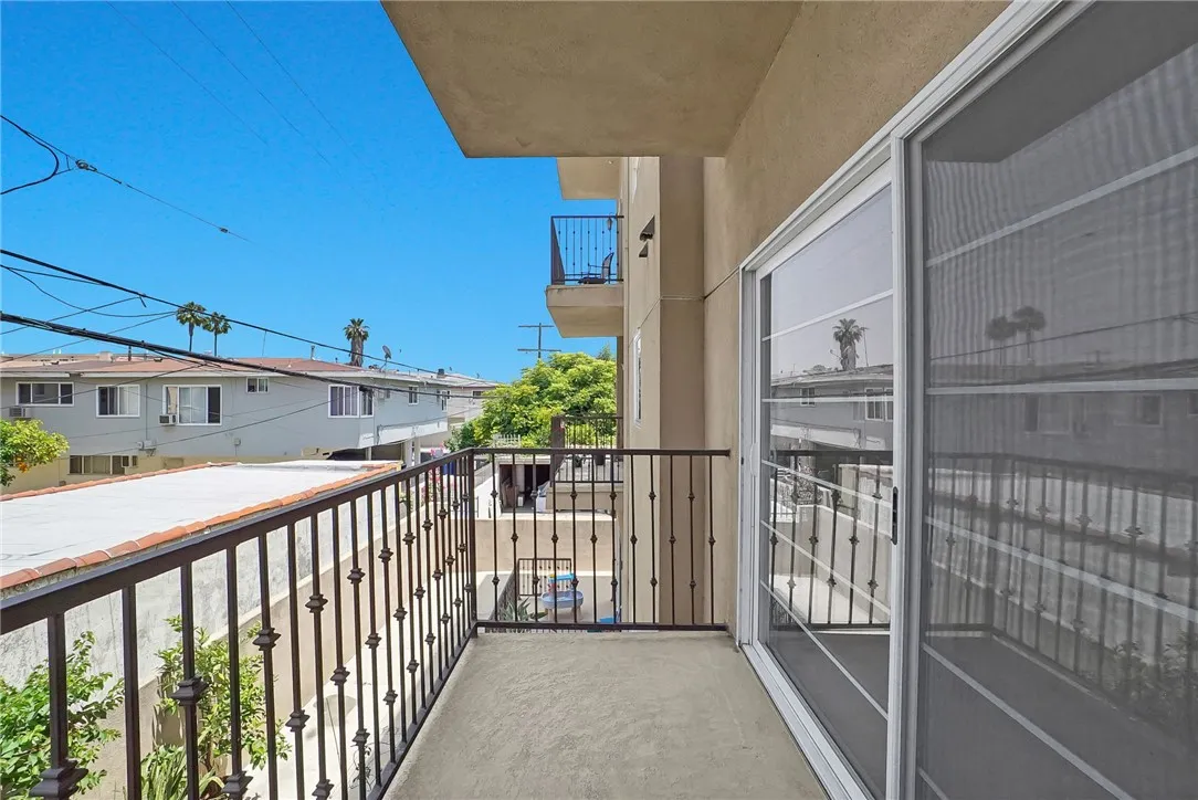 8555 Cashio Street 203, Los Angeles, California 90035 home-pic-52