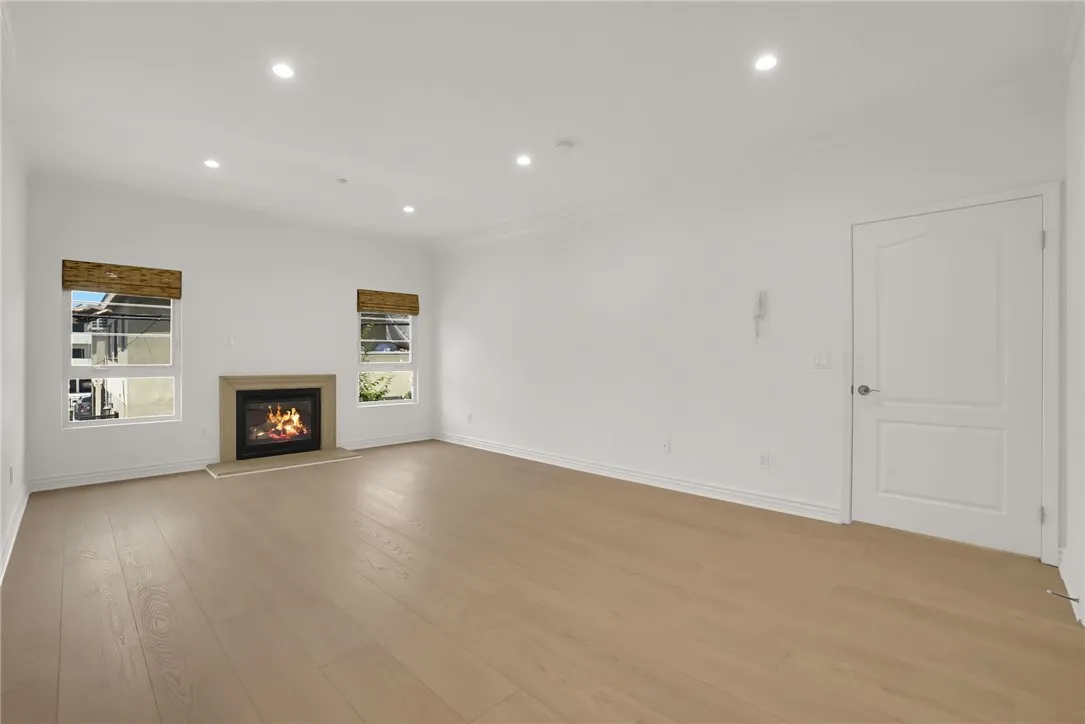 8555 Cashio Street 203, Los Angeles, California 90035 home-pic-6