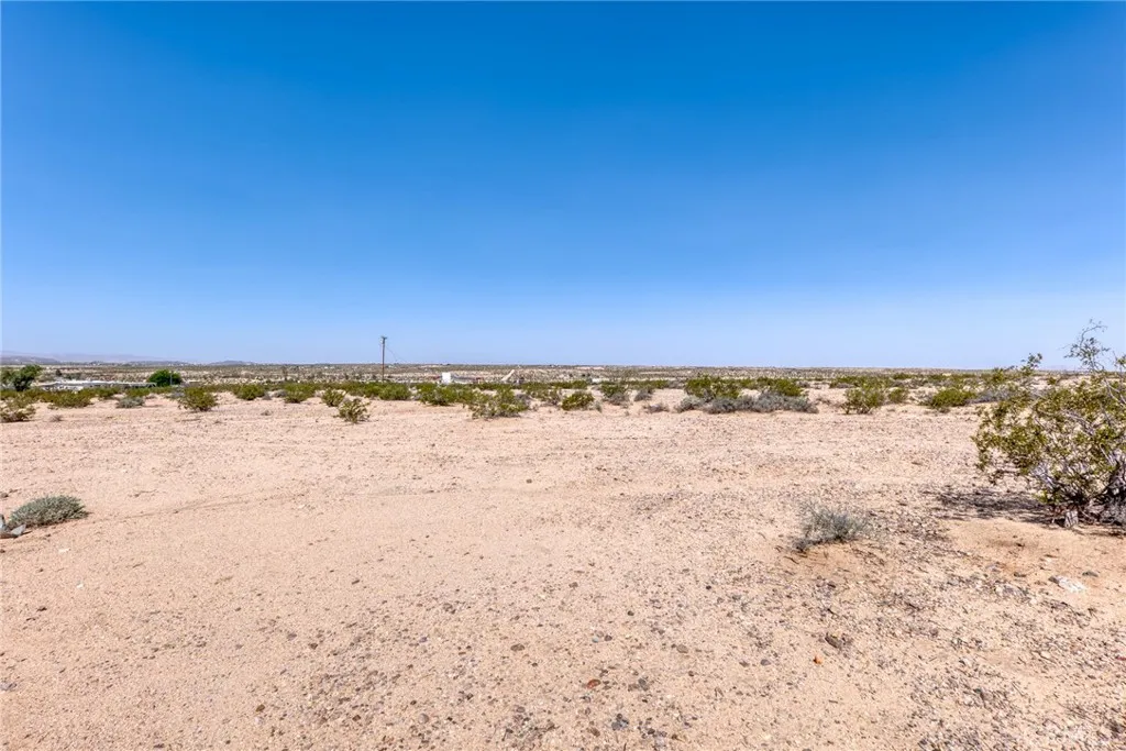 72082 Winters Road, 29 Palms, California 92277 home-pic-36