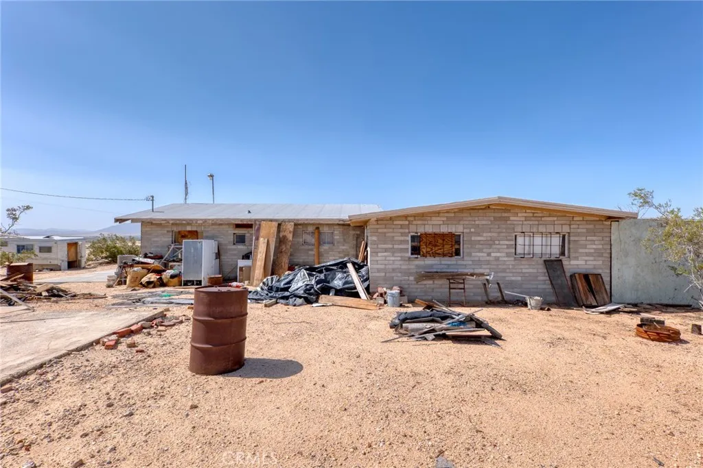 72082 Winters Road, 29 Palms, California 92277 home-pic-3