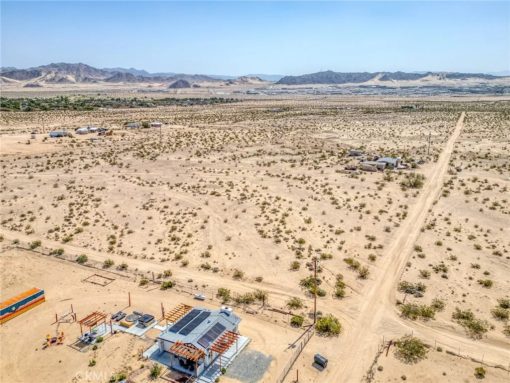 72082 Winters Road, 29 Palms, California 92277 home-pic-24