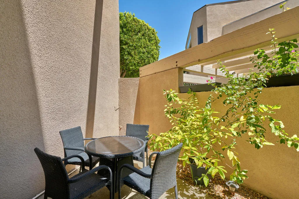 414 W Village Square, Palm Springs, California 92262 home-pic-6