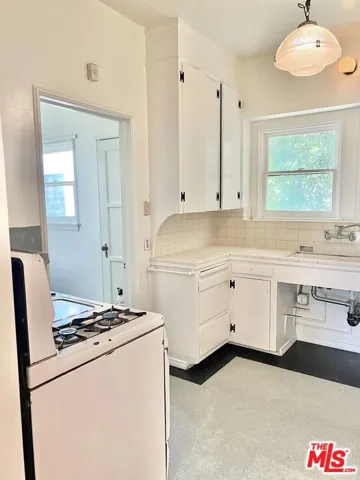 6915 Fountain Avenue, Los Angeles, California 90028