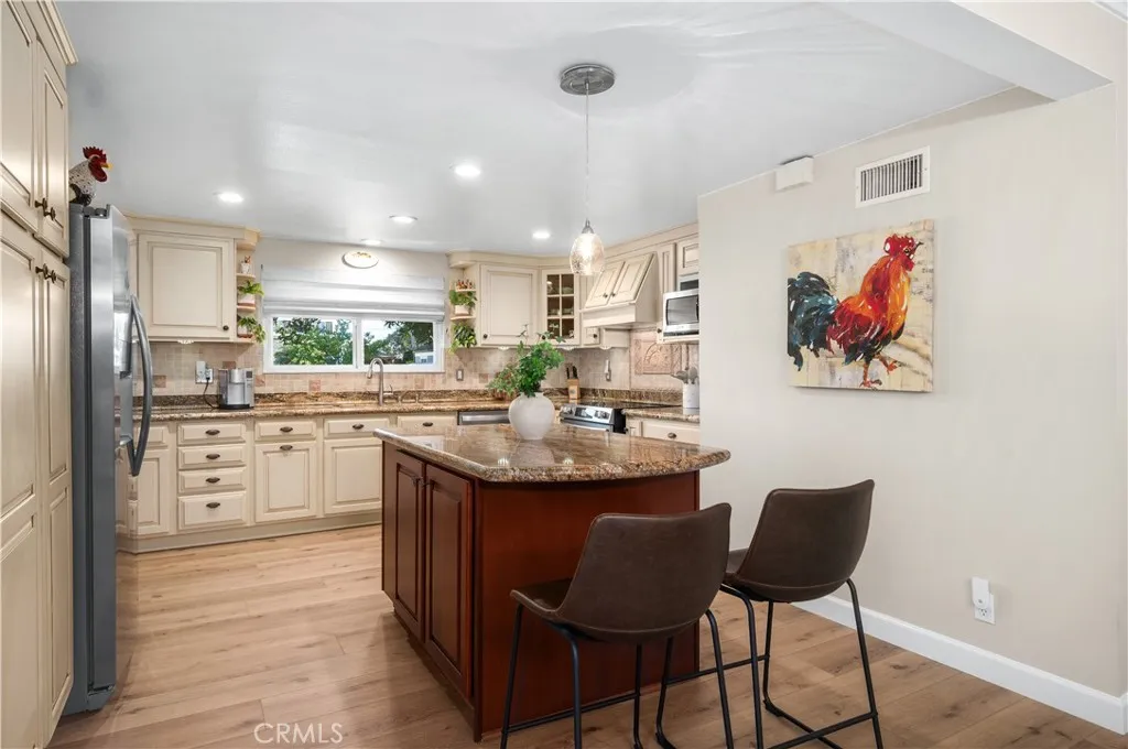 17281 Roseleaf Avenue, Tustin, California 92780 home-pic-6