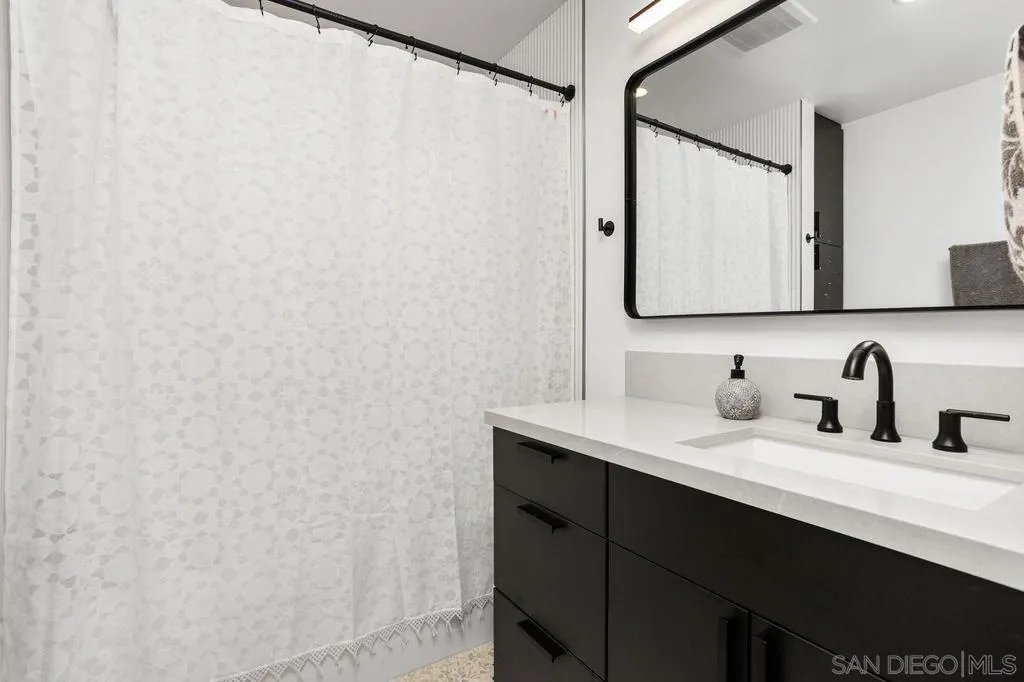 5301 Los Robles Dr, Carlsbad, California 92008 home-pic-28