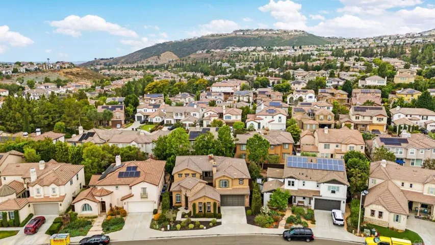 880 Summer Moon Road, San Marcos, California 92078