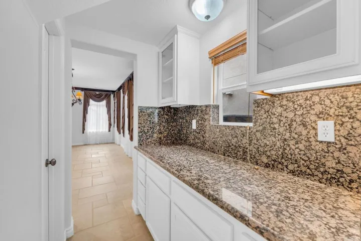 880 Summer Moon Road, San Marcos, California 92078