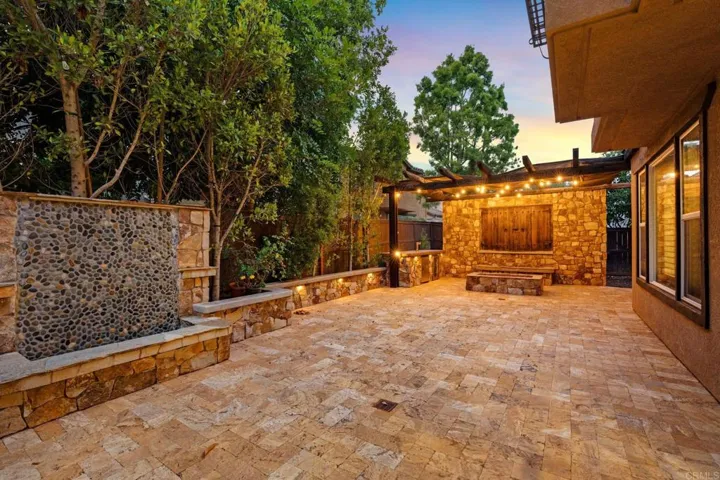 880 Summer Moon Road, San Marcos, California 92078