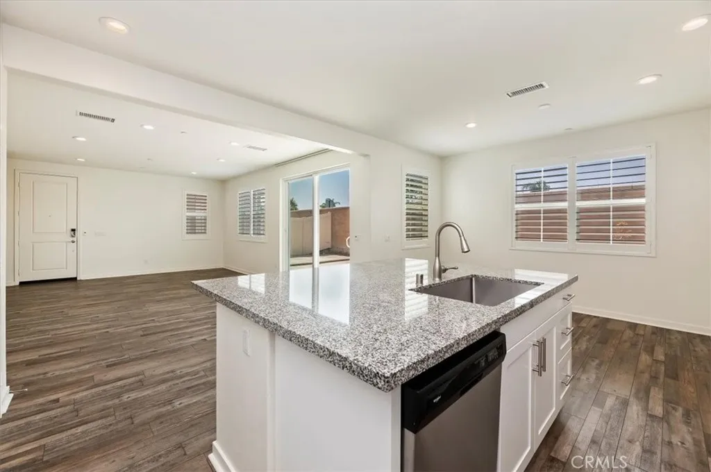 13893 La Pradera Way, Eastvale, California 92880 home-pic-14